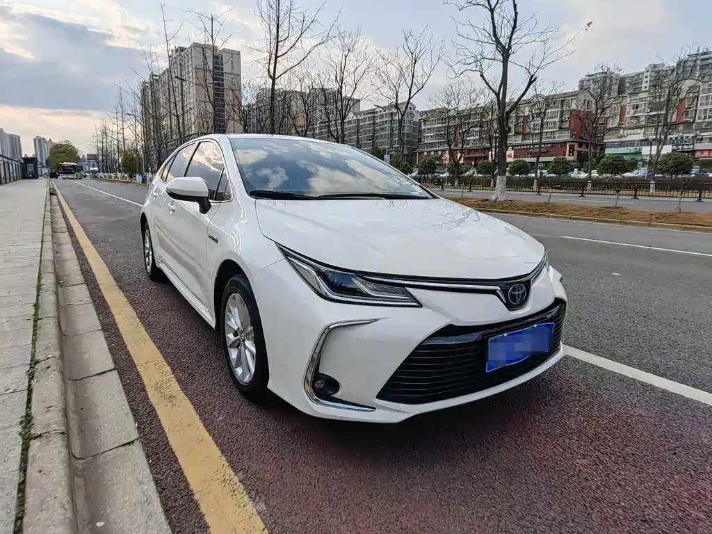 Toyota Corolla 2019 — фото 3