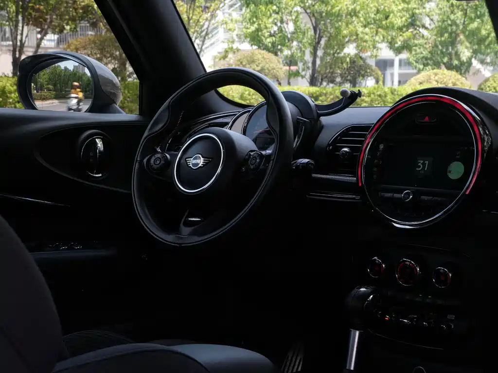 MINI Clubman 2018 — фото 24