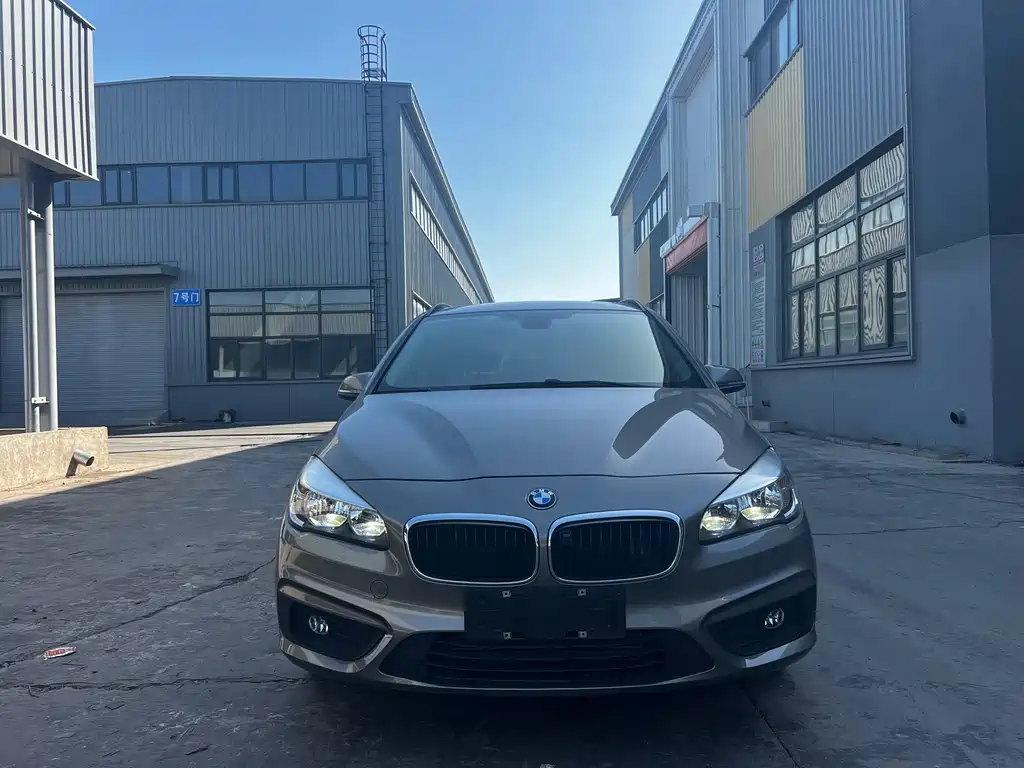 BMW 2 Series Active Tourer 2016 — фото 2