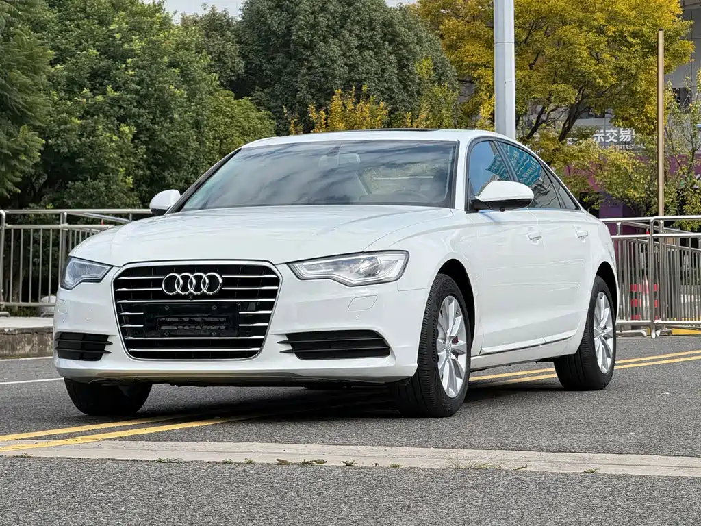 Audi A6L 2014 — фото 1
