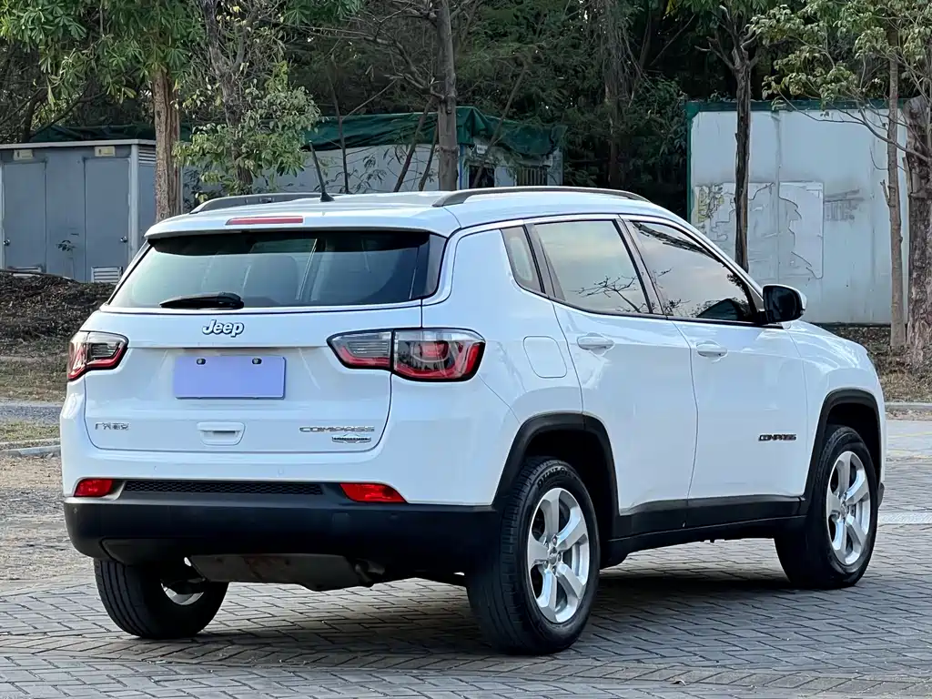 Jeep Compass 2017 — фото 6