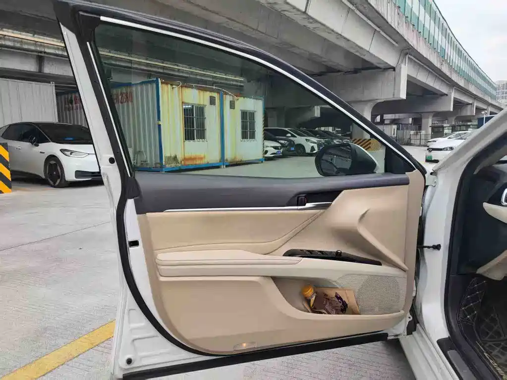 Toyota Camry 2020 — фото 14
