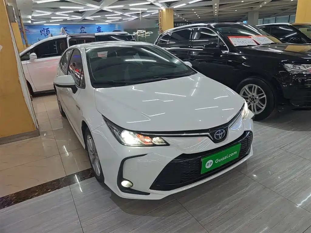 Toyota Corolla 2023 — фото 4