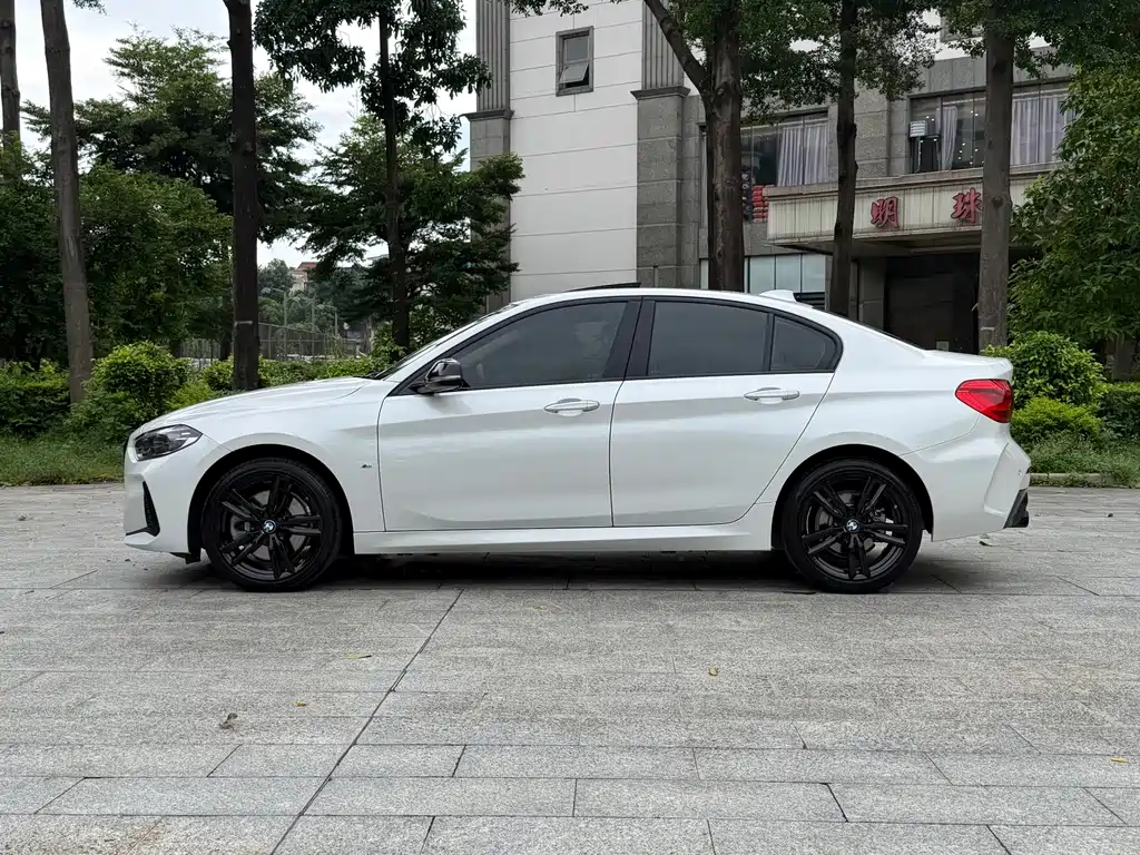 BMW 1 Series 2021