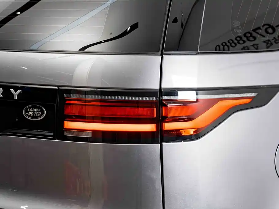 Land Rover Discovery 2023 — фото 9