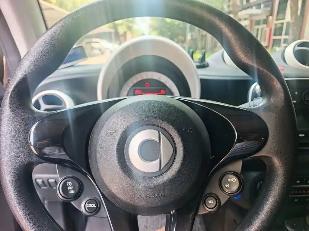 smart fortwo 2017 — фото 16