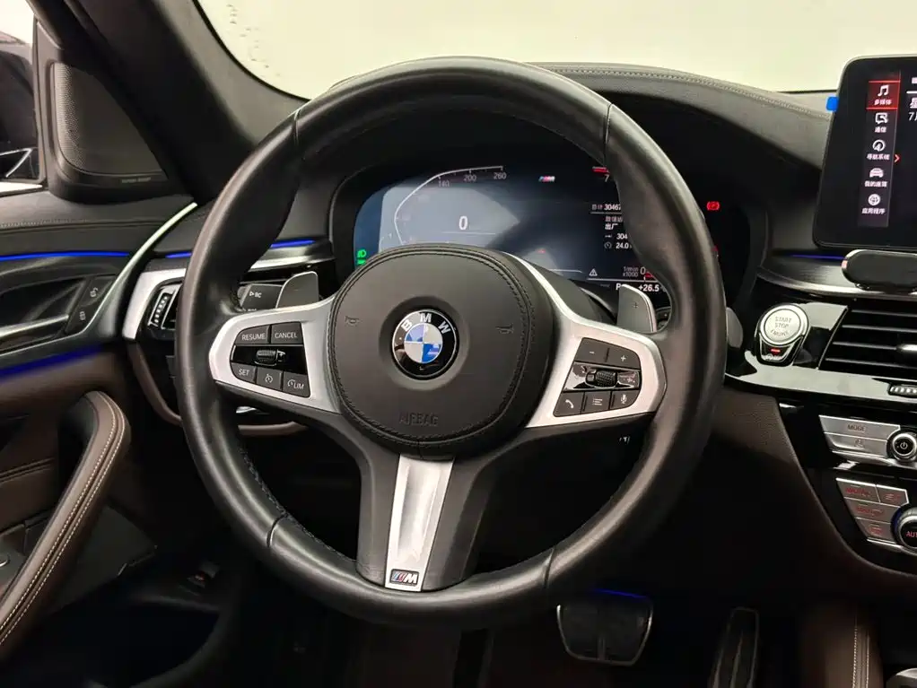 BMW 5 Series 2020 — фото 12