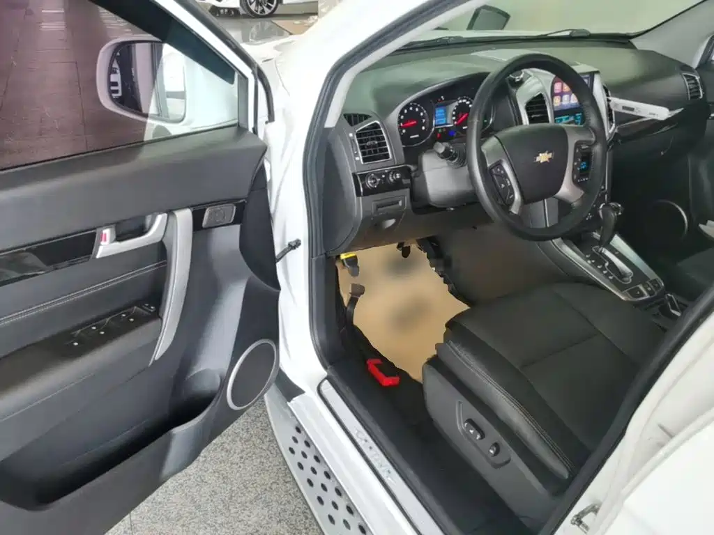 Chevrolet Captiva 2017 — фото 16