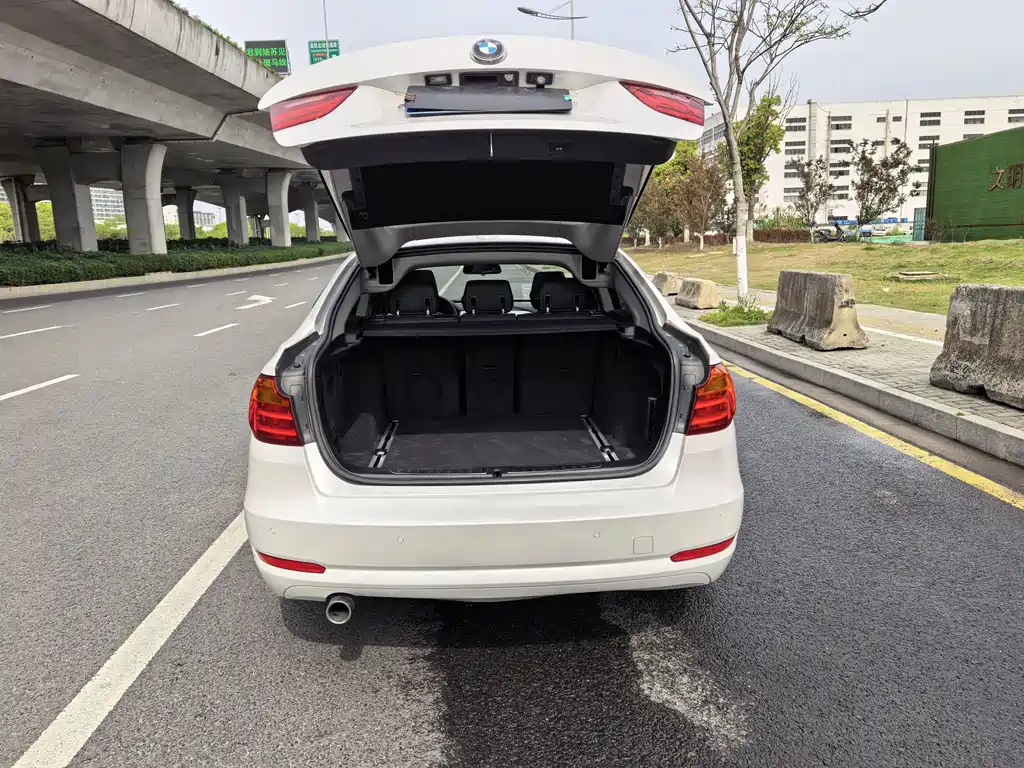 BMW 3 Series GT 2015 — фото 14