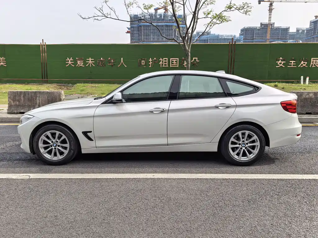 BMW 3 Series GT 2015 — фото 16
