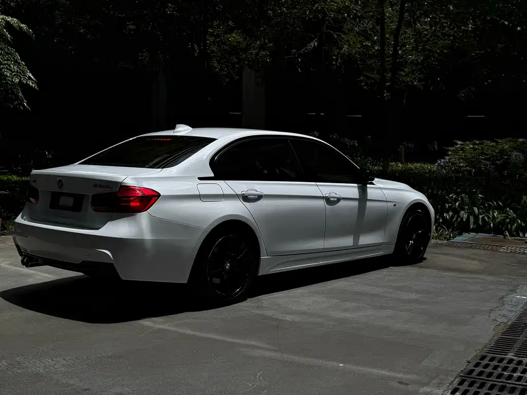 BMW 3 Series 2019 — фото 16