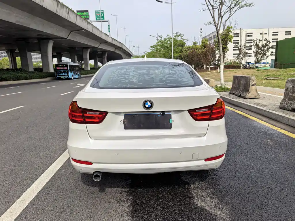 BMW 3 Series GT 2015 — фото 18