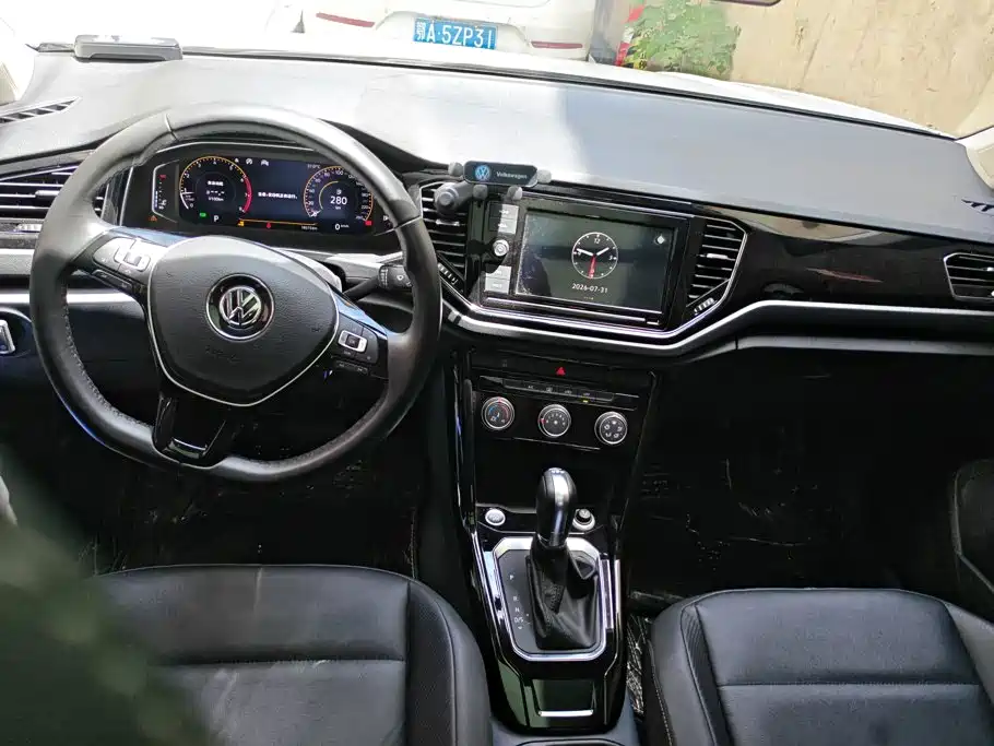 Volkswagen T-Roc 2020 — фото 12