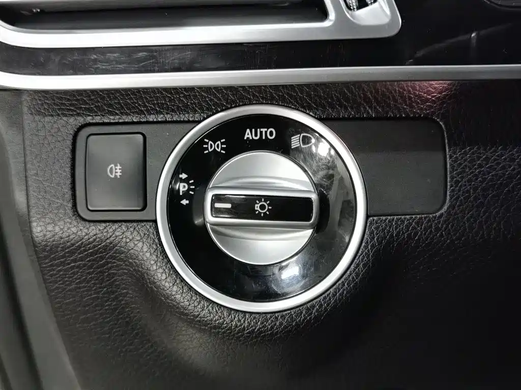 Mercedes-Benz E-Class 2014 — фото 21