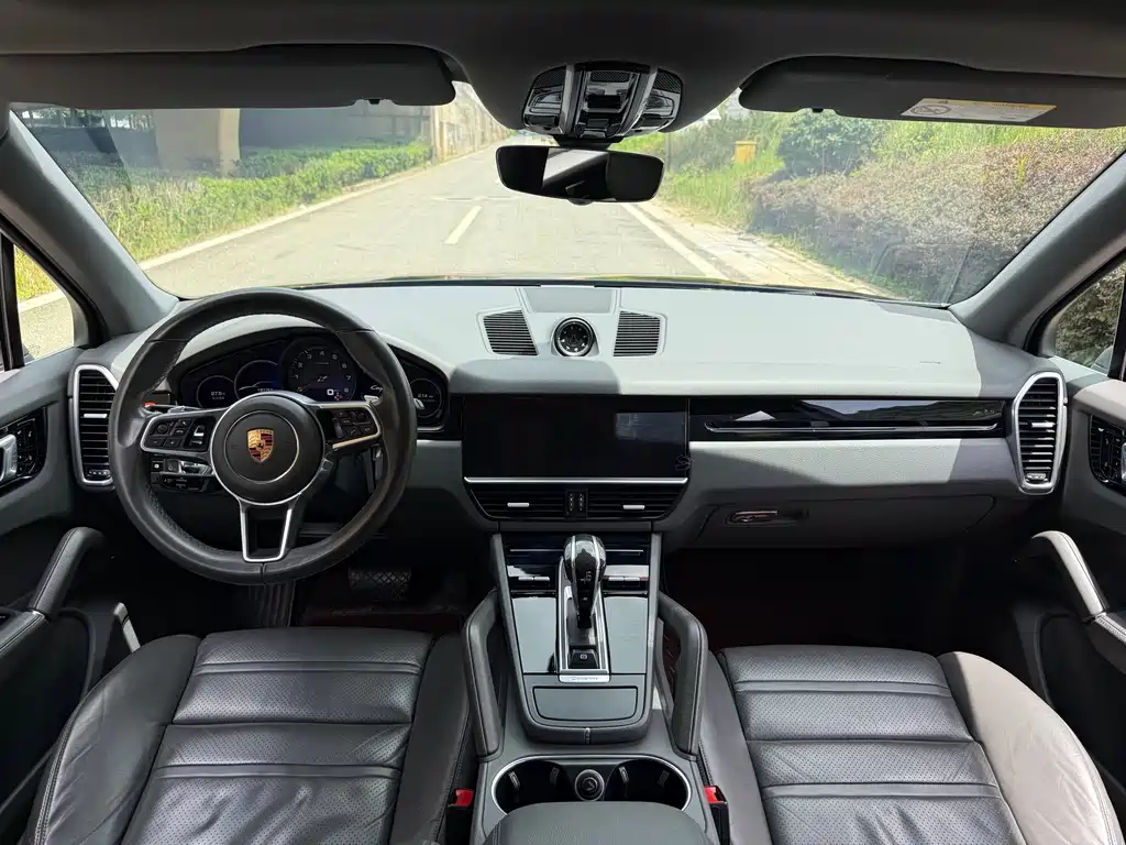 Porsche Cayenne 2019 — фото 4