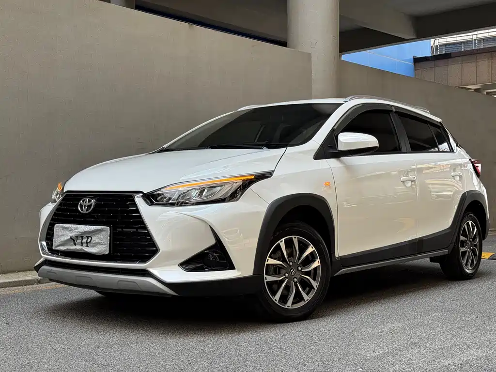 Toyota Yaris L 2023