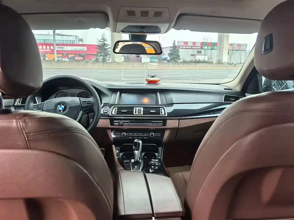 BMW 5 Series 2015 — фото 8