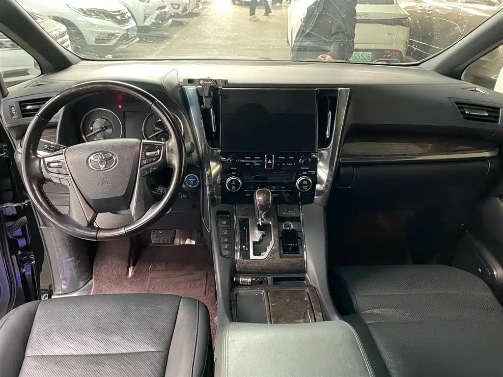 Toyota Vellfire 2022 — фото 7