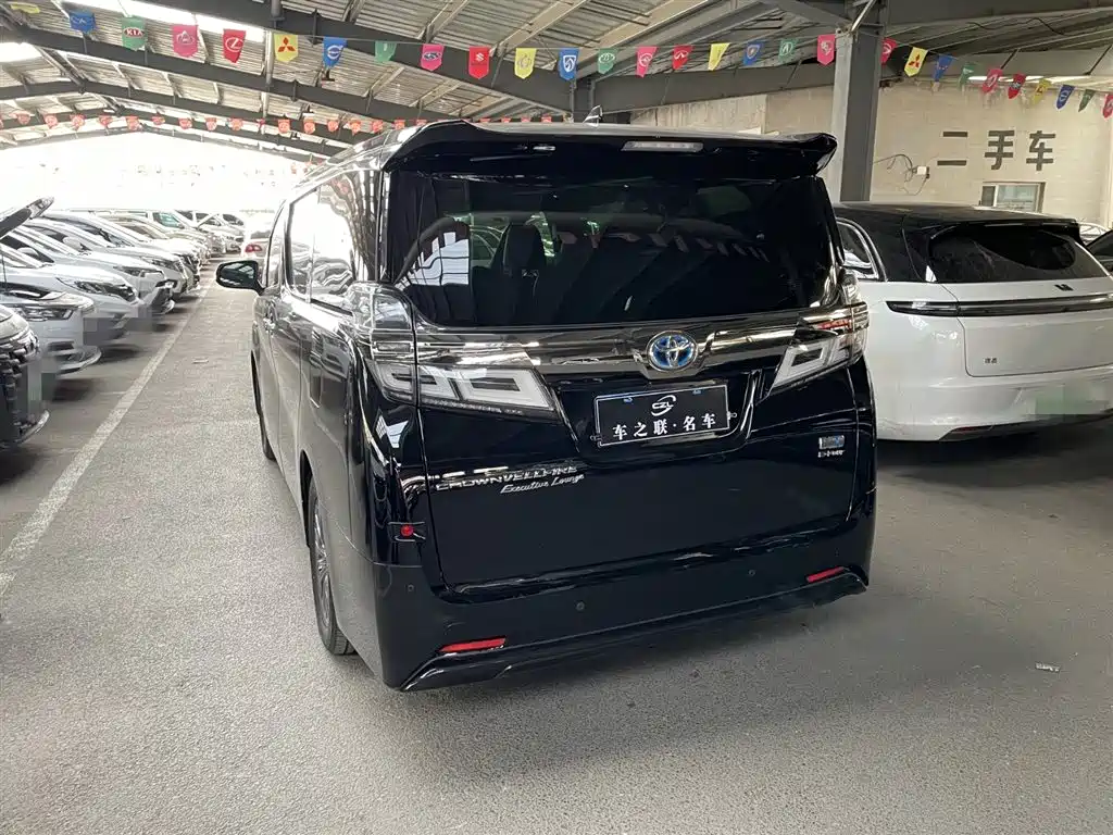 Toyota Vellfire 2022 — фото 4