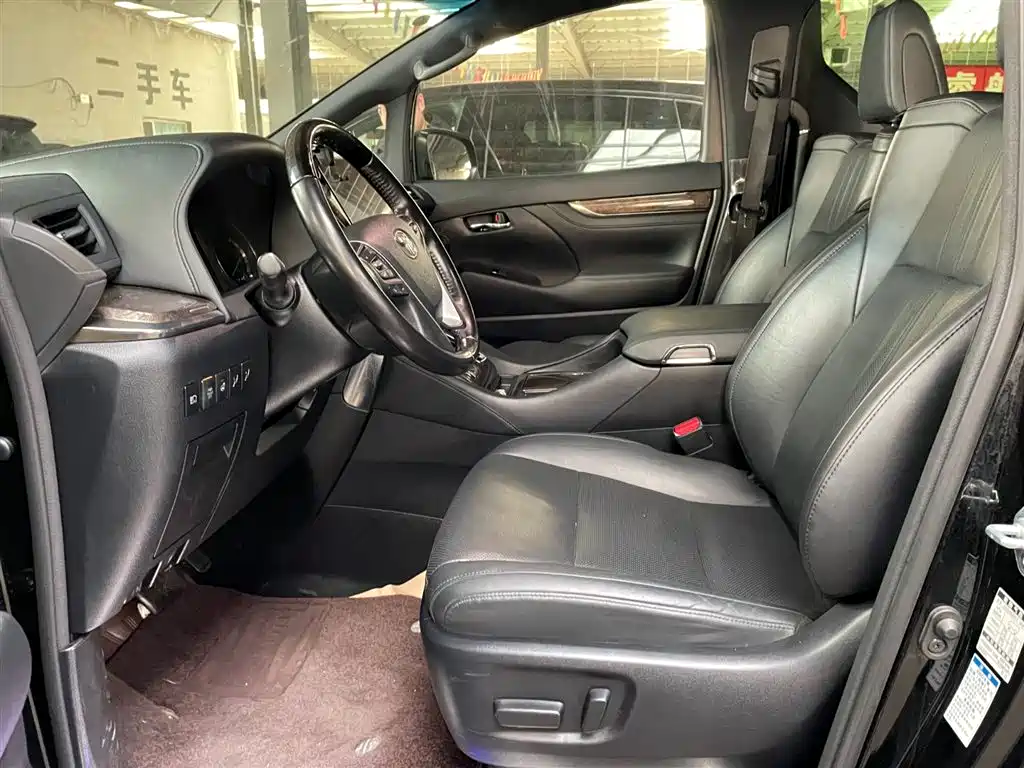Toyota Vellfire 2022 — фото 8