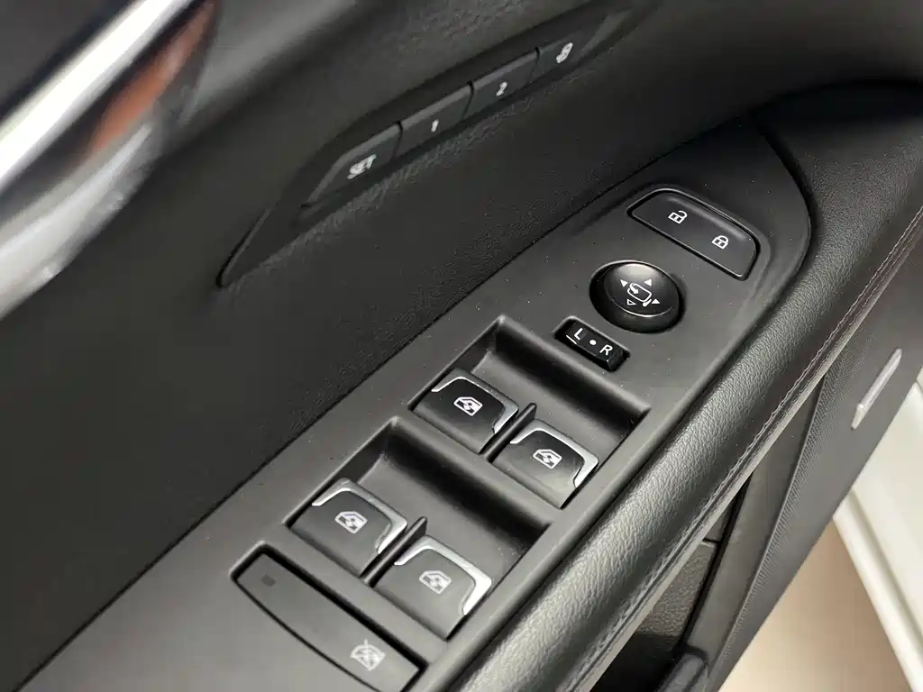 Cadillac CT6 2020 — фото 25