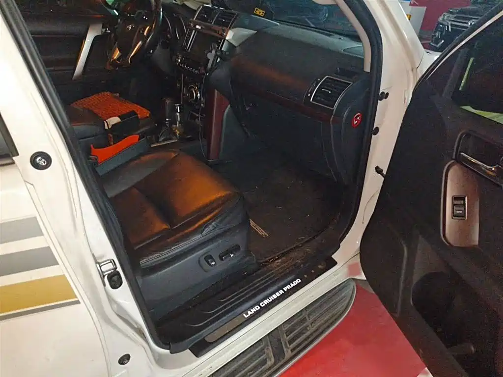 Toyota Prado 2015 — фото 20