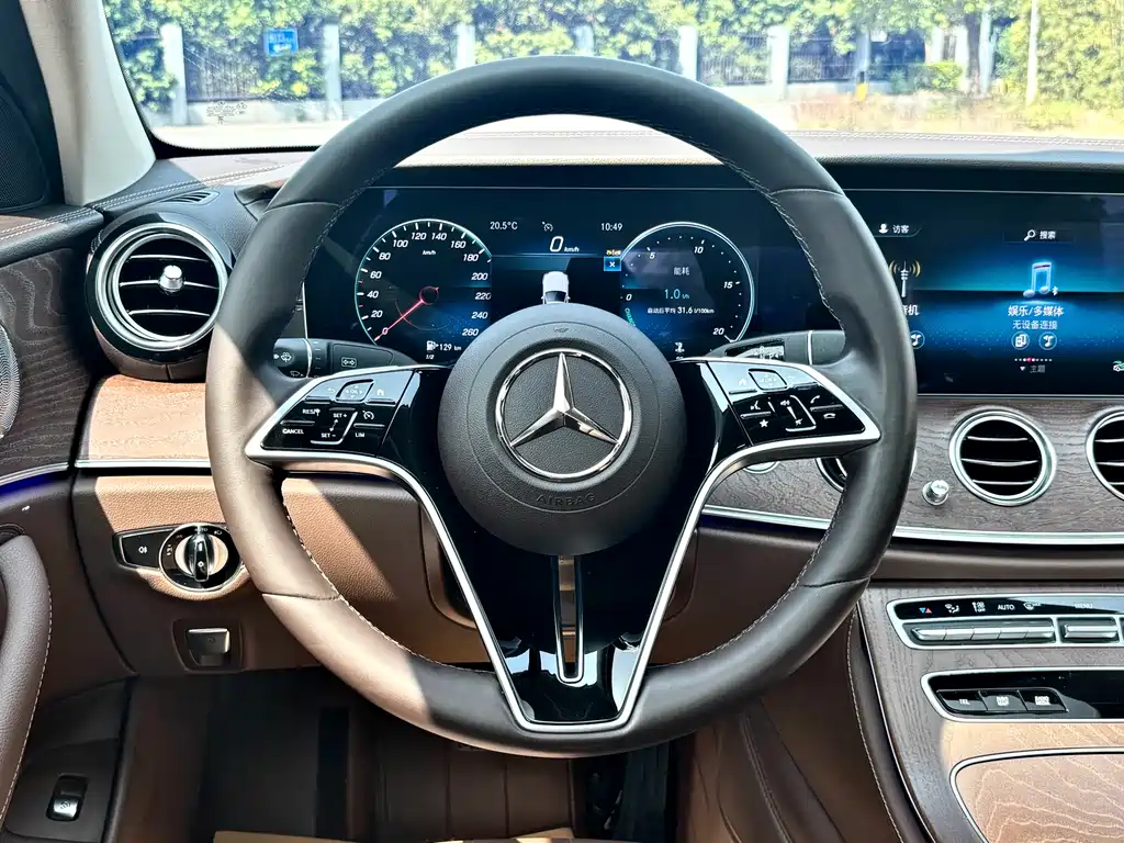 Mercedes-Benz E-Class 2023 — фото 18