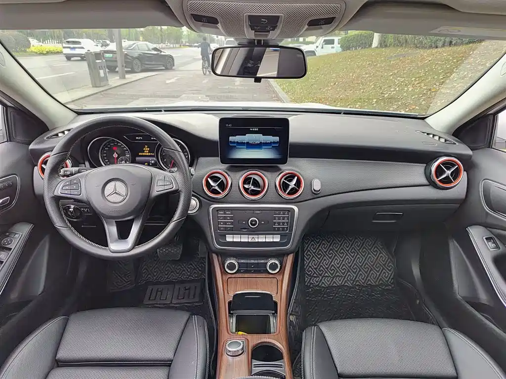 Mercedes-Benz GLA 2018 — фото 10
