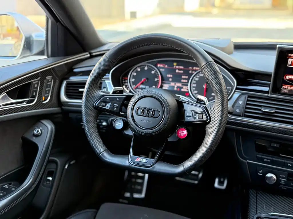 Audi RS 6 2016 — фото 13