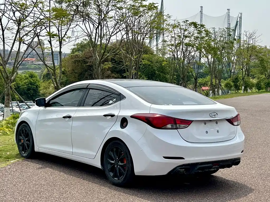 Hyundai Elantra Langdong 2017 — фото 7