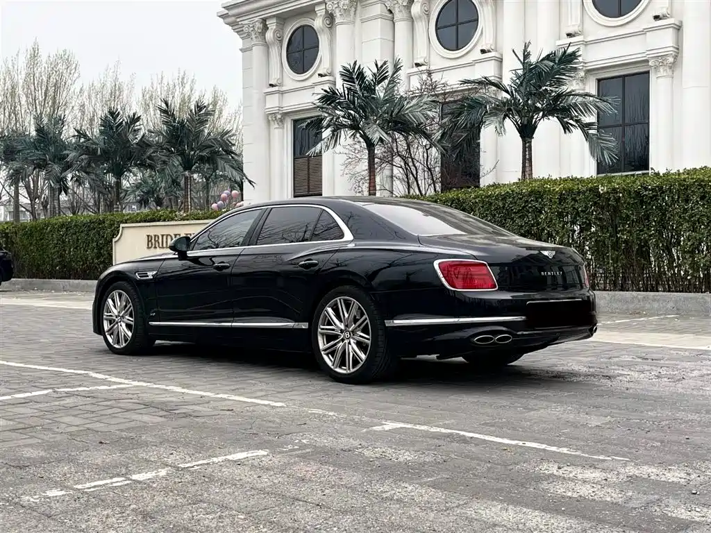 Bentley Flying Spur 2022 — фото 4