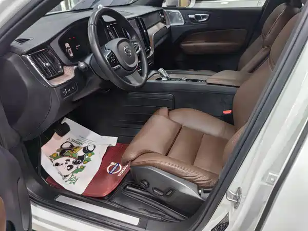 Volvo XC60 Plug-In Hybrid 2022