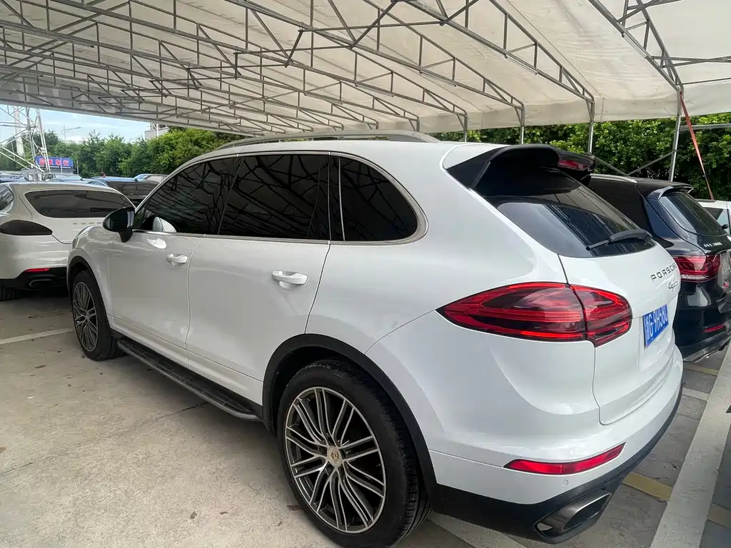 Porsche Cayenne 2015 — фото 4