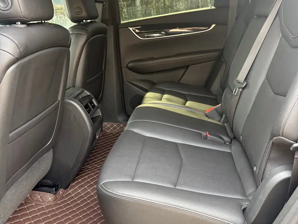 Cadillac XT5 2021 — фото 10