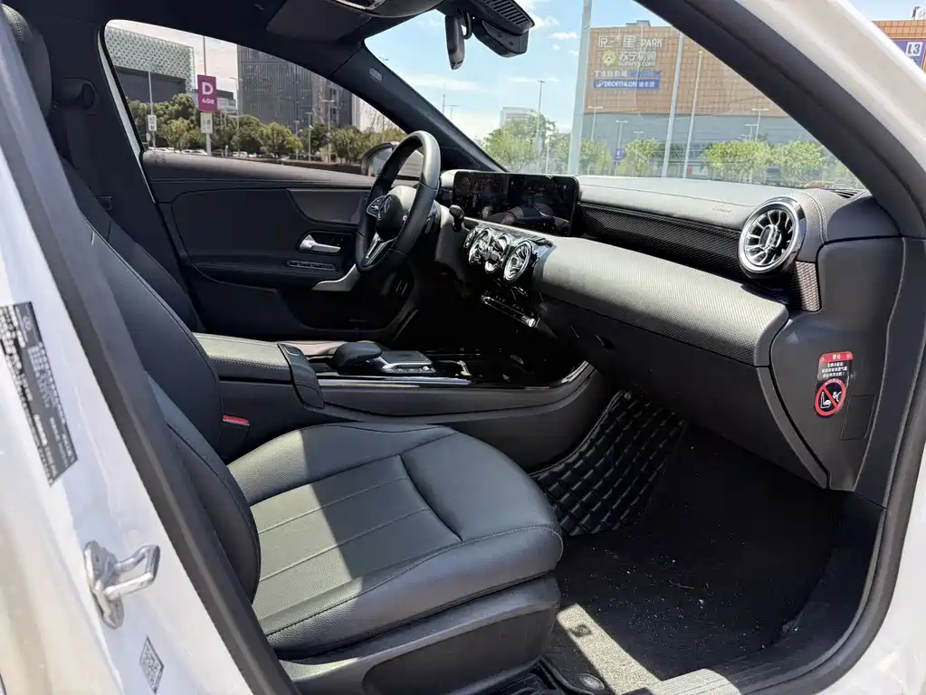 Mercedes-Benz A-Class 2023 — фото 10