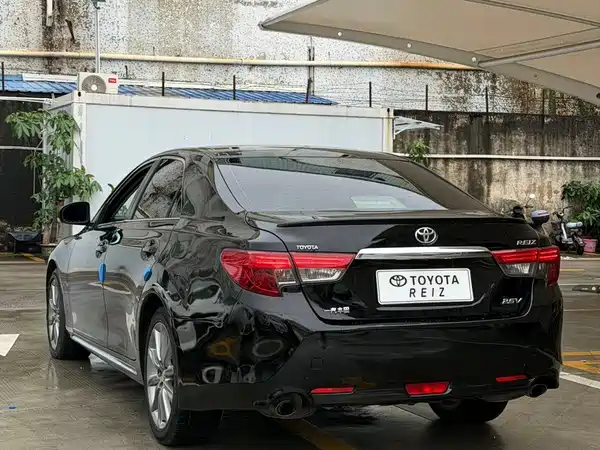 Toyota Reiz 2016