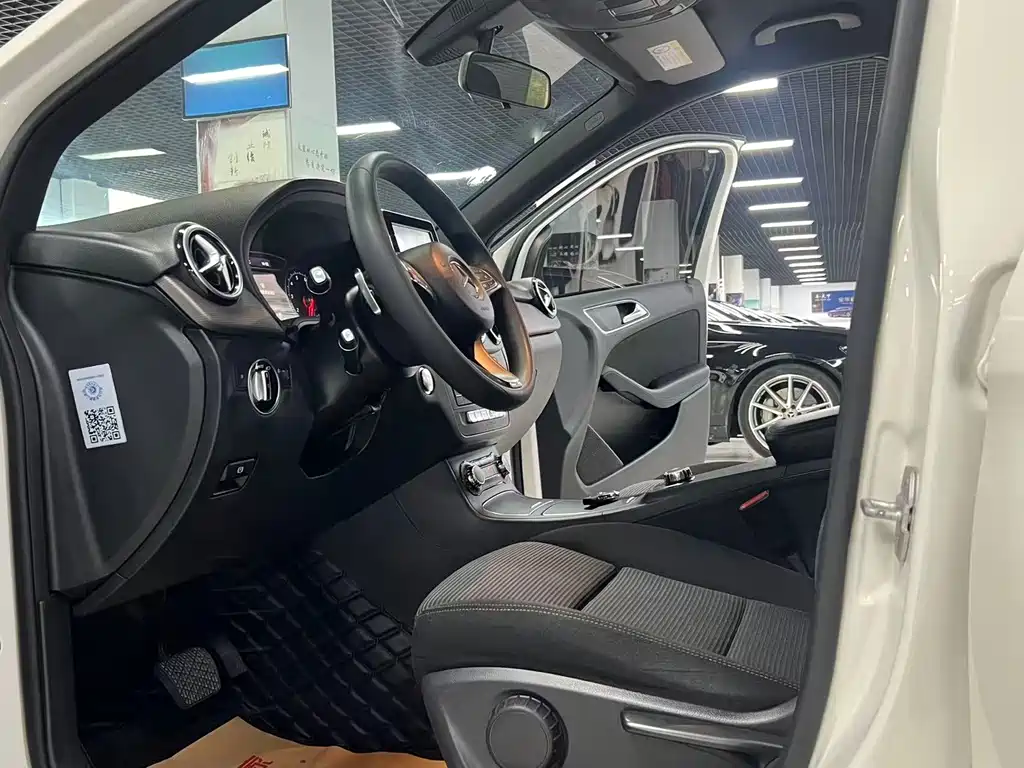 Mercedes-Benz B-Class 2016 — фото 8