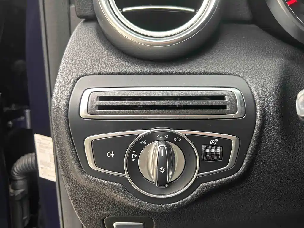Mercedes-Benz GLC 2018 — фото 20
