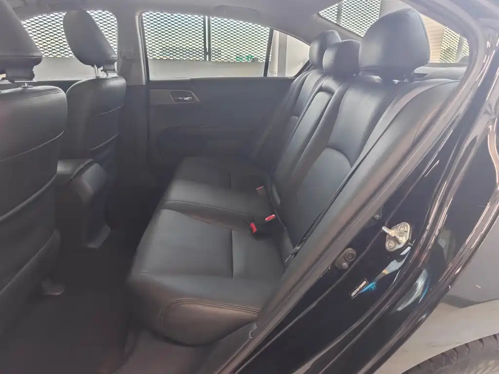 Honda Accord 2015 — фото 8