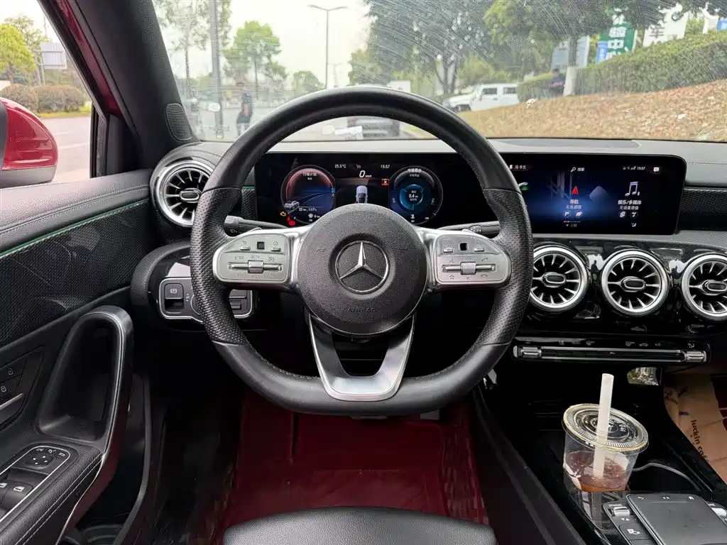 Mercedes-Benz A-Class 2022 — фото 6