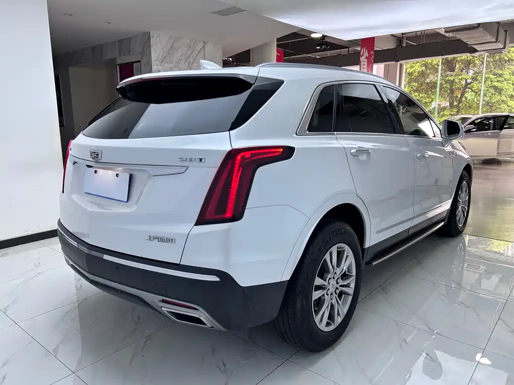 Cadillac XT5 2021 — фото 7
