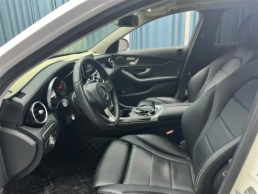 Mercedes-Benz C-Class 2018 — фото 4