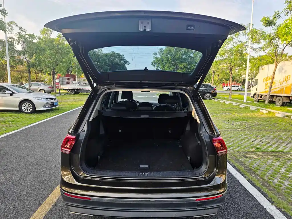 Volkswagen Tiguan L 2018 — фото 17