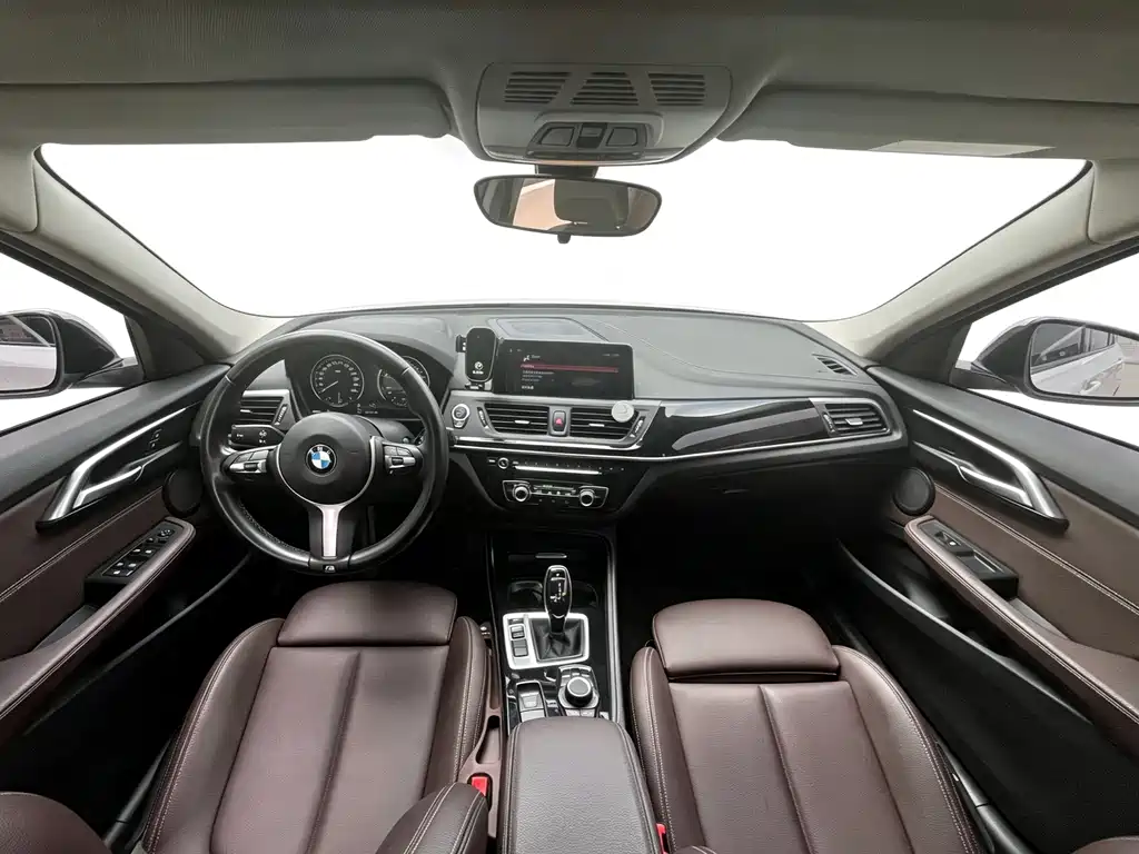 BMW 1 Series 2019 — фото 12