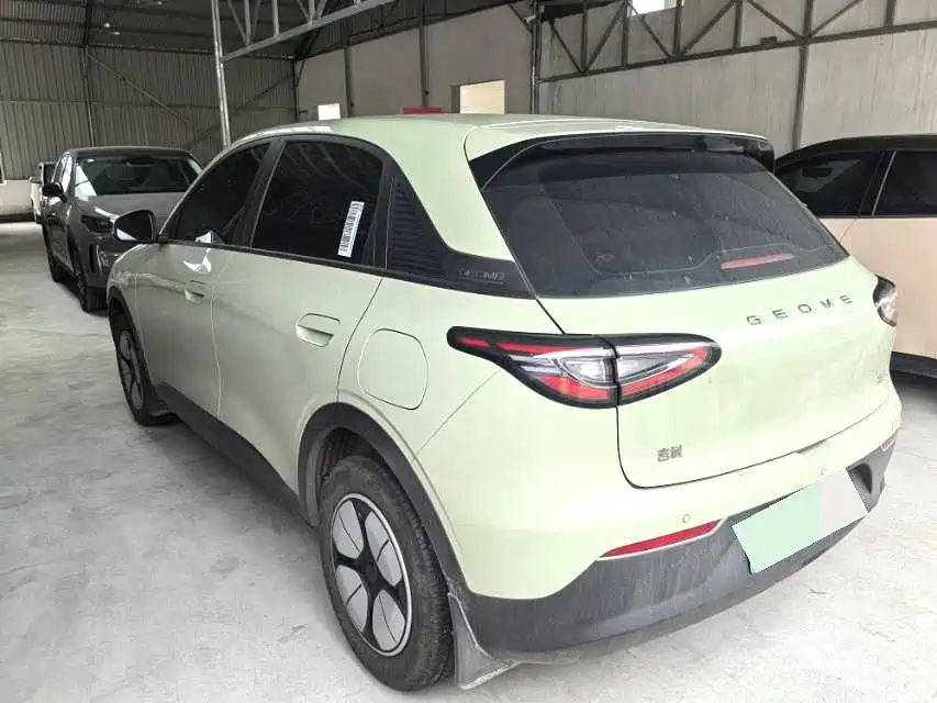 Geely Galaxy Starwish 2025 — фото 4