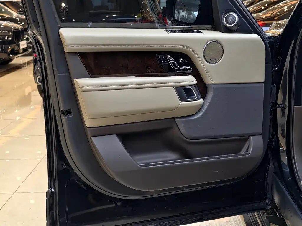 Land Rover Range Rover 2021 — фото 4