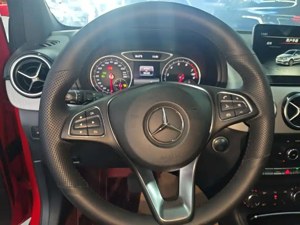 Mercedes-Benz B-Class 2016 — фото 11