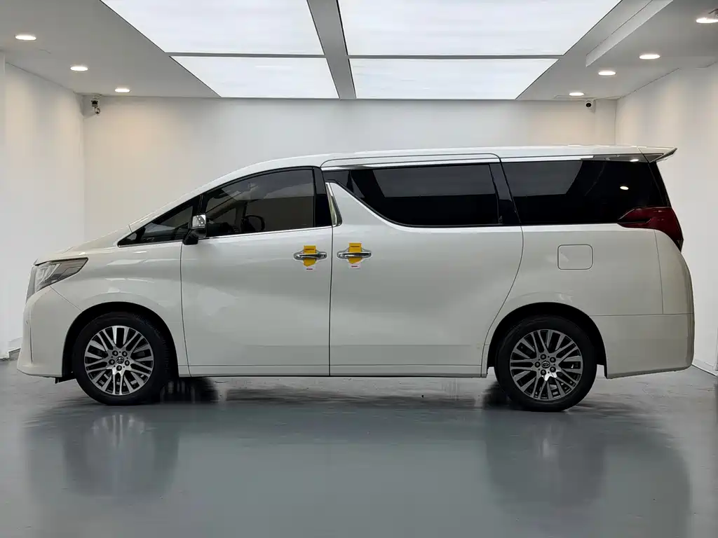 Toyota Alphard 2017 — фото 8