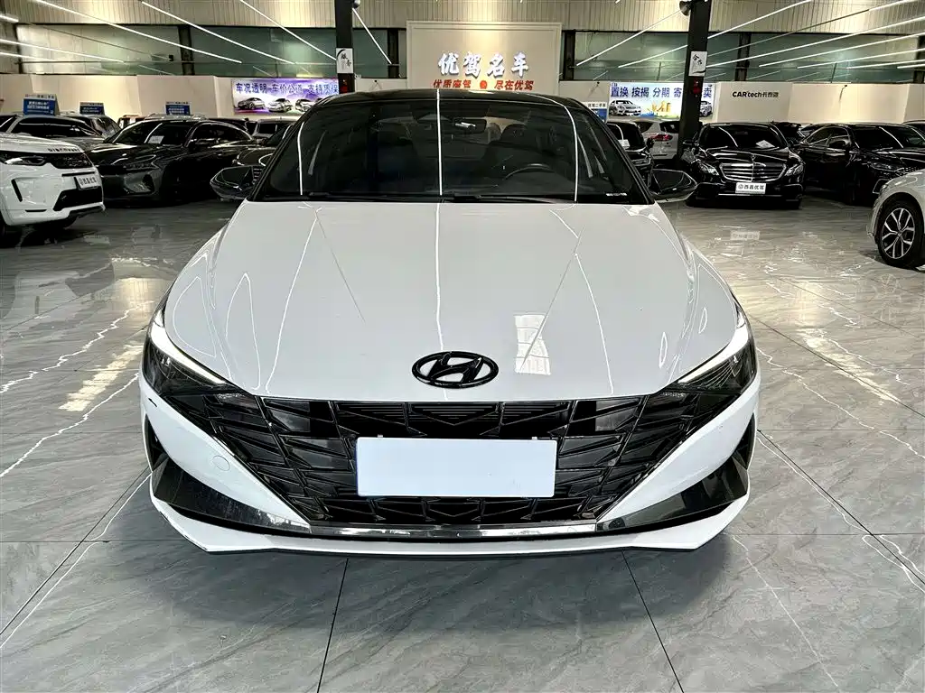 Hyundai Elantra 2023 — фото 2