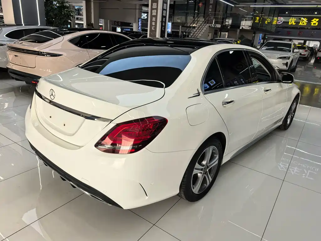 Mercedes-Benz C-Class 2020 — фото 15